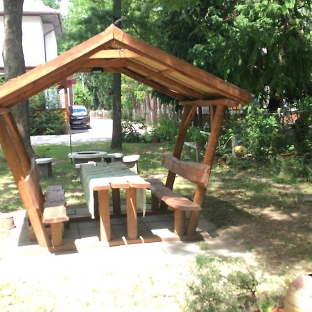 Honved Apartmanhaz Balatonlelle Luaran gambar