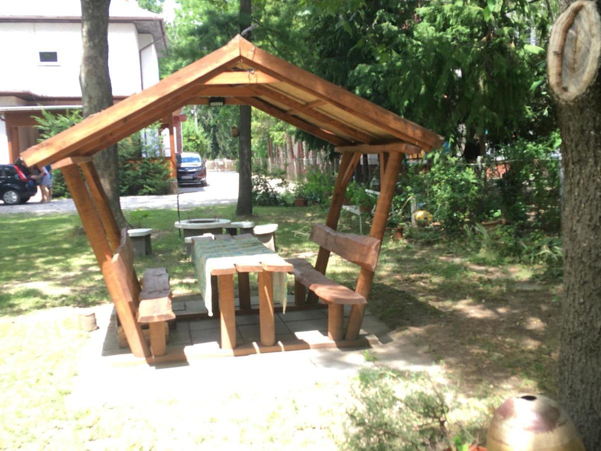 Honved Apartmanhaz Balatonlelle Luaran gambar