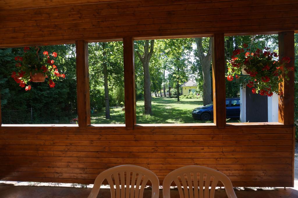 Honved Apartmanhaz Balatonlelle Luaran gambar