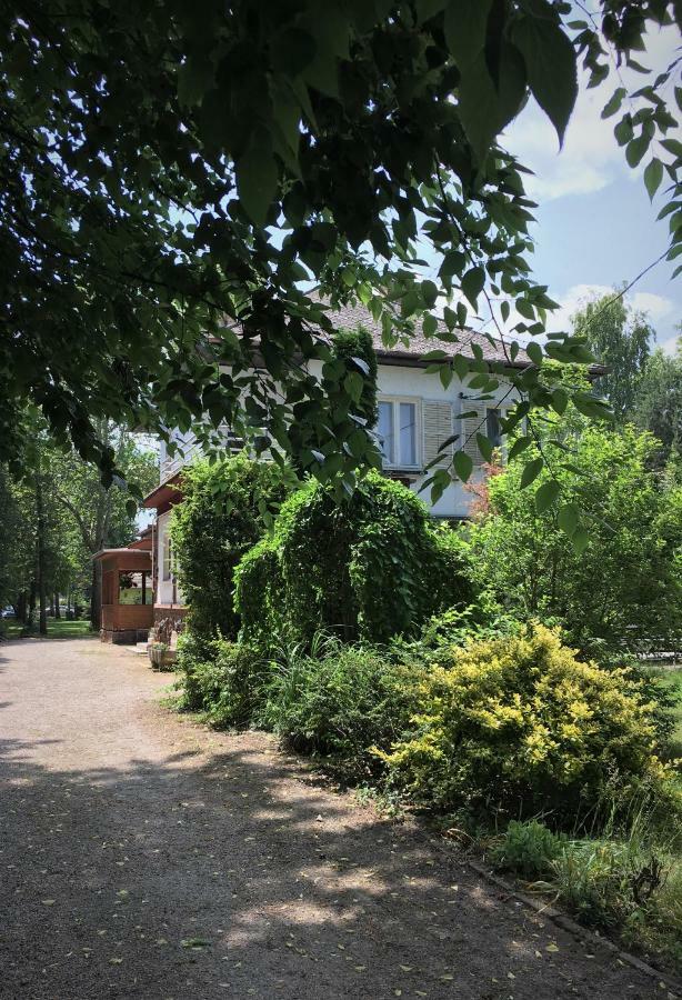 Honved Apartmanhaz Balatonlelle Luaran gambar